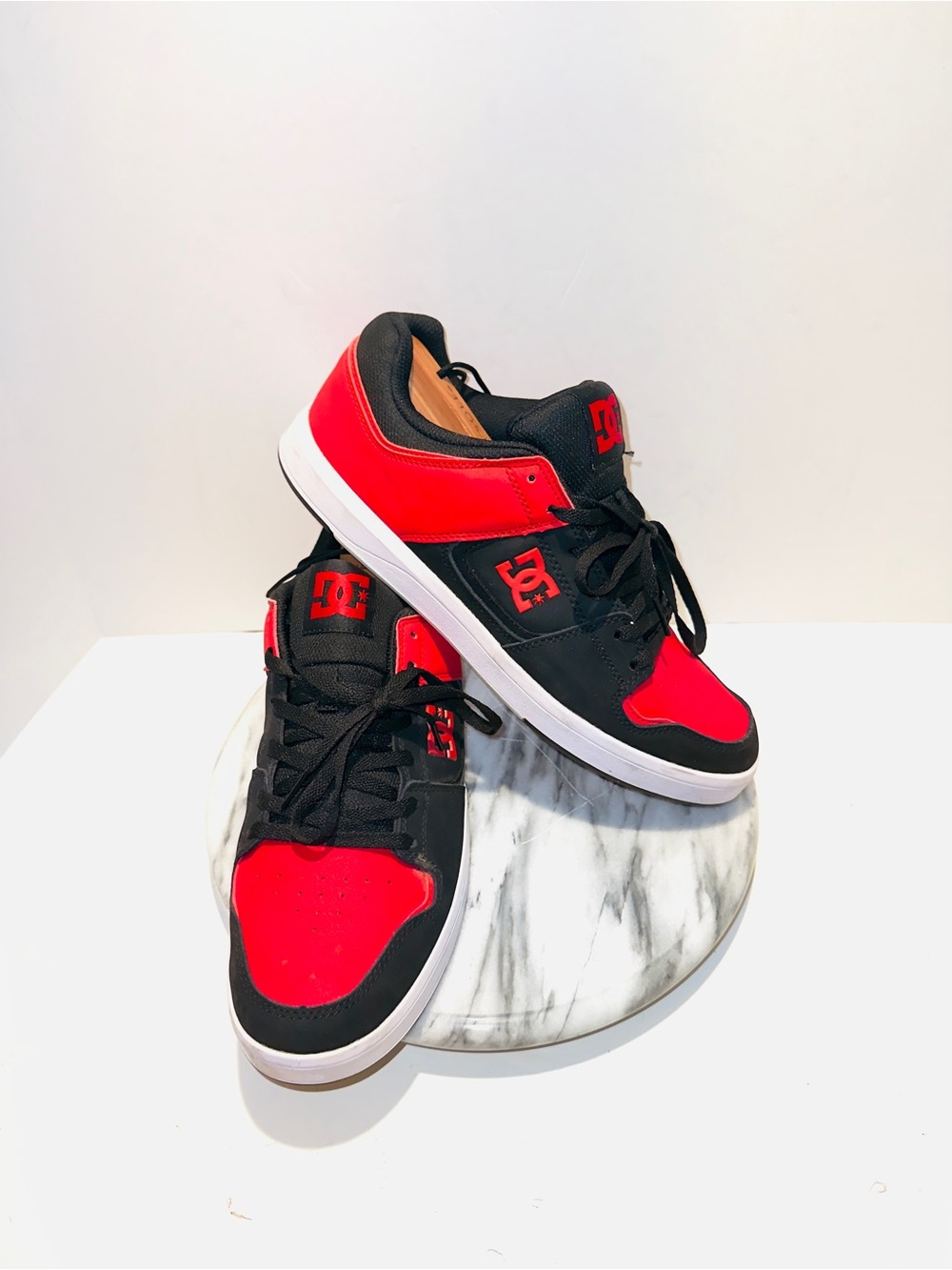 DC Shoes Cure Hi Top Mens Skate Sneakers in Black & Red Size 11 Men’s Clean !